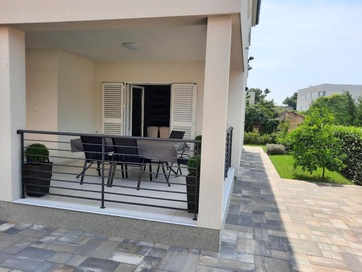 Holiday Home Bajlo Apartment With Three Bedrooms Zadar Bagian luar foto