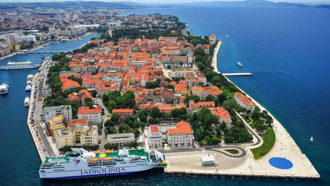 Holiday Home Bajlo Apartment With Three Bedrooms Zadar Bagian luar foto